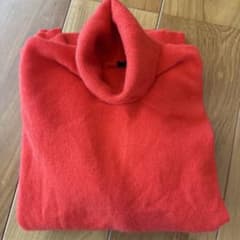 UNIQLO カシミヤ タートルネックセーター レッド Lのサムネイル