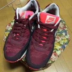 スニーカーのサムネイル