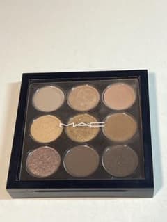 MAC アイシャドウパレット 9色入りのサムネイル