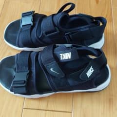 NIKE ナイキ キャニオンサンダルのサムネイル