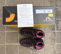 美品1回使用　スポルティバ トランゴ アルプ エボ GTX　Women 38のサムネイル