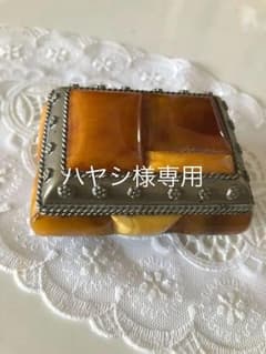 琥珀の骨董品のサムネイル