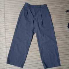 UNIQLO タックワイドパンツのサムネイル