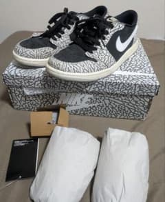 エアジョーダンロー OG "Black Cement"のサムネイル