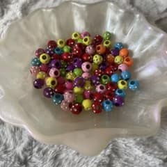 カラフルプラスチックビーズ約25g以上のサムネイル