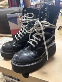 Dr. Martens AGGY 1490 パテントブーツのサムネイル