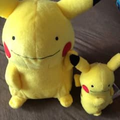 ぬいぐるみ　ポケモン　変身メタモン　ピカチュウ　メタモンのサムネイル