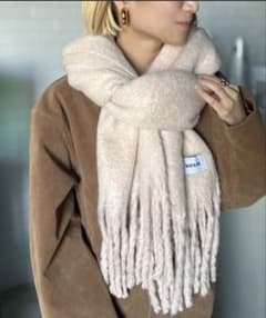 kotoe ベージュ色 フリンジマフラーのサムネイル