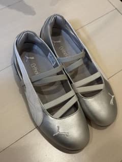 Puma シルバー フラットシューズ オーソライトのサムネイル