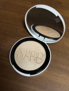 【NARS】 ライトリフレクティング ルミナイジングパウダー 03961のサムネイル