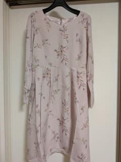 90%off！ MISCH MASCHの花柄ワンピース、新品定価10,000円のサムネイル