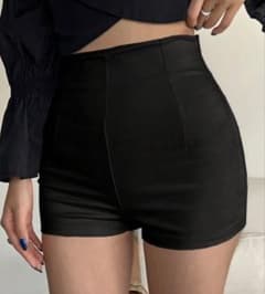 ハイウエスト ショートパンツ ブラックのサムネイル