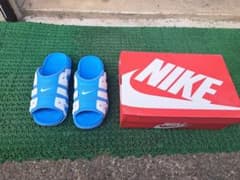 NIKE AIR MORE UPTEMPO スライド サンダルのサムネイル