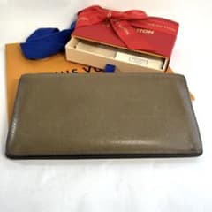 ⭐️良品・人気⭐️ルイヴィトン・タイガ・ポルトフォイユブラザ・二つ折り長財布　カーキのサムネイル