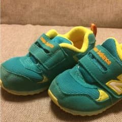 スニーカーのサムネイル
