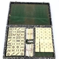 麻雀牌セット 下駄牌 ゲタ牌 ジャンボ牌 昭和レトロ 昭和レトロ 麻雀牌セット ジャンク品 ケース付き - メルカリ