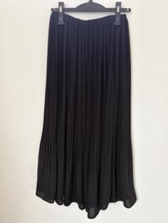 【美品】LOWRYS FARM 消しプリーツロングスカート　ブラックのサムネイル