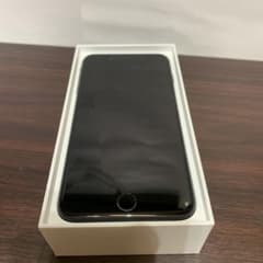 iPhone 7 Plus Black 32 GB SIMロック解除済のサムネイル