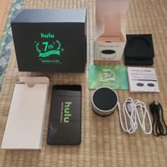 Hulu 7周年記念  ワイヤレススピーカー&非接触型スマホ充電器セット Hulu 7th Anniversary ワイヤレススピーカー - メルカリ