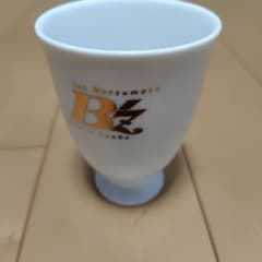 B'z ロゴ入りホワイトカップのサムネイル