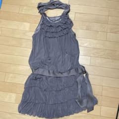 フリル付きグレーのドレスセットのサムネイル