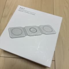 新品未使用 3in1 折り畳み式ワイヤレス充電器 急速充電のサムネイル