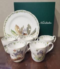 【新品・未使用】ノリタケ Noritake トトロ マグカップ 5個 大皿セット 新品・未使用】ノリタケ Noritake トトロ マグカップ 5個 大皿セット