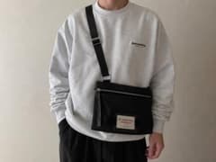 GIVENCHY PARIS ロゴパッチ メッセンジャーバッグのサムネイル