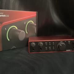 【美品】FOCUSRITE Scarlett 2i2 Gen4