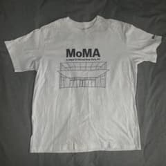 ユニクロ　MOMA Tシャツのサムネイル