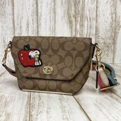 so-1705) COACH スヌーピー ショルダーバッグ - メルカリ