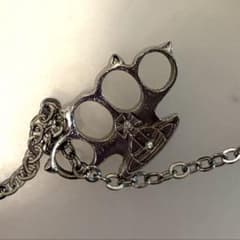 Vivienne Westwood ナックルダスター ペンダント - メルカリ