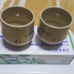 送料込み　赤膚焼　奈良絵　湯飲みセットのサムネイル