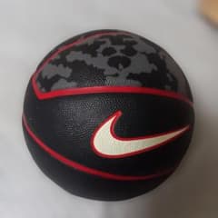 NIKE レブロン プレイグラウンド バスケットボール 7号 カモフラ柄◎値下可のサムネイル