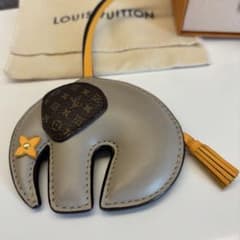 Louis Vuitton 象型チャーム タッセル付きのサムネイル