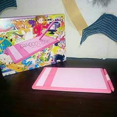 ワコム ペンタブ ペンタブレット 中古品 ピンクのサムネイル