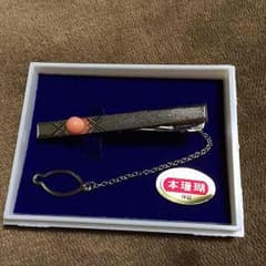 珊瑚のネクタイピンのサムネイル
