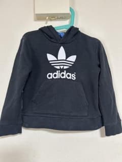 adidas ブラックトレフォイルパーカー 110cmのサムネイル