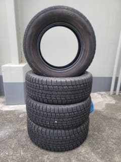 スタッドレスタイヤ　ダンロップ　215/65R15のサムネイル