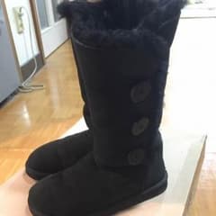 とみおちゃん様専用…UGG アグ ブーツ ボタン付 24センチのサムネイル