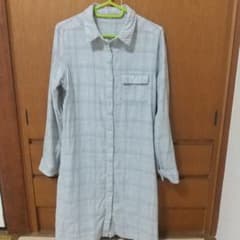 無印良品のグレー チェック柄 シャツワンピースのサムネイル