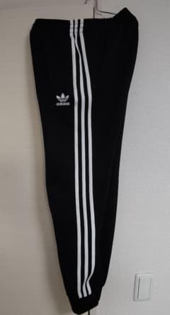adidas originals トラックパンツのサムネイル
