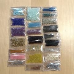 【値下げ】ビーズまとめ売り（23種類）のサムネイル