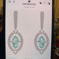 スワロフスキーピアスのサムネイル