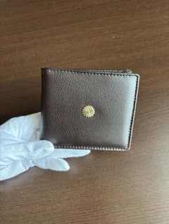 皇居菊の御紋入り 二つ折り財布 ブラウン - メルカリ