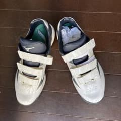 MIZUNO トレーニングシューズ ホワイト ネイビー 3本ベルトのサムネイル