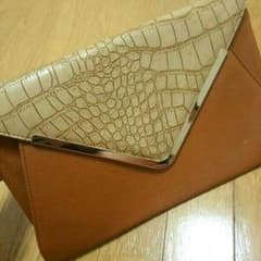 クラッチバッグのサムネイル