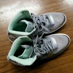 ナイキ　スニーカーのサムネイル