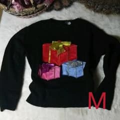 ☆H＆M　ギフト柄　黒セーター　中古美品　Xmasやバースデーに！のサムネイル