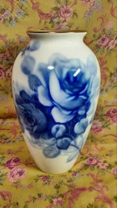 大倉陶園 ブルーローズ花瓶23cm - メルカリ